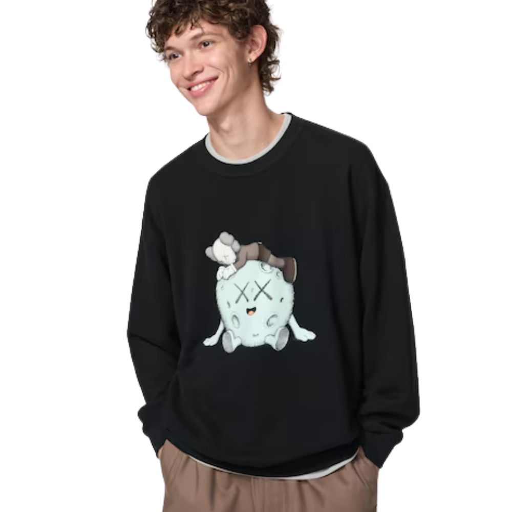 Uniqlo 'KAWS UNIVERSE' Moon & Companion Sweatshirt - Black - Unisex