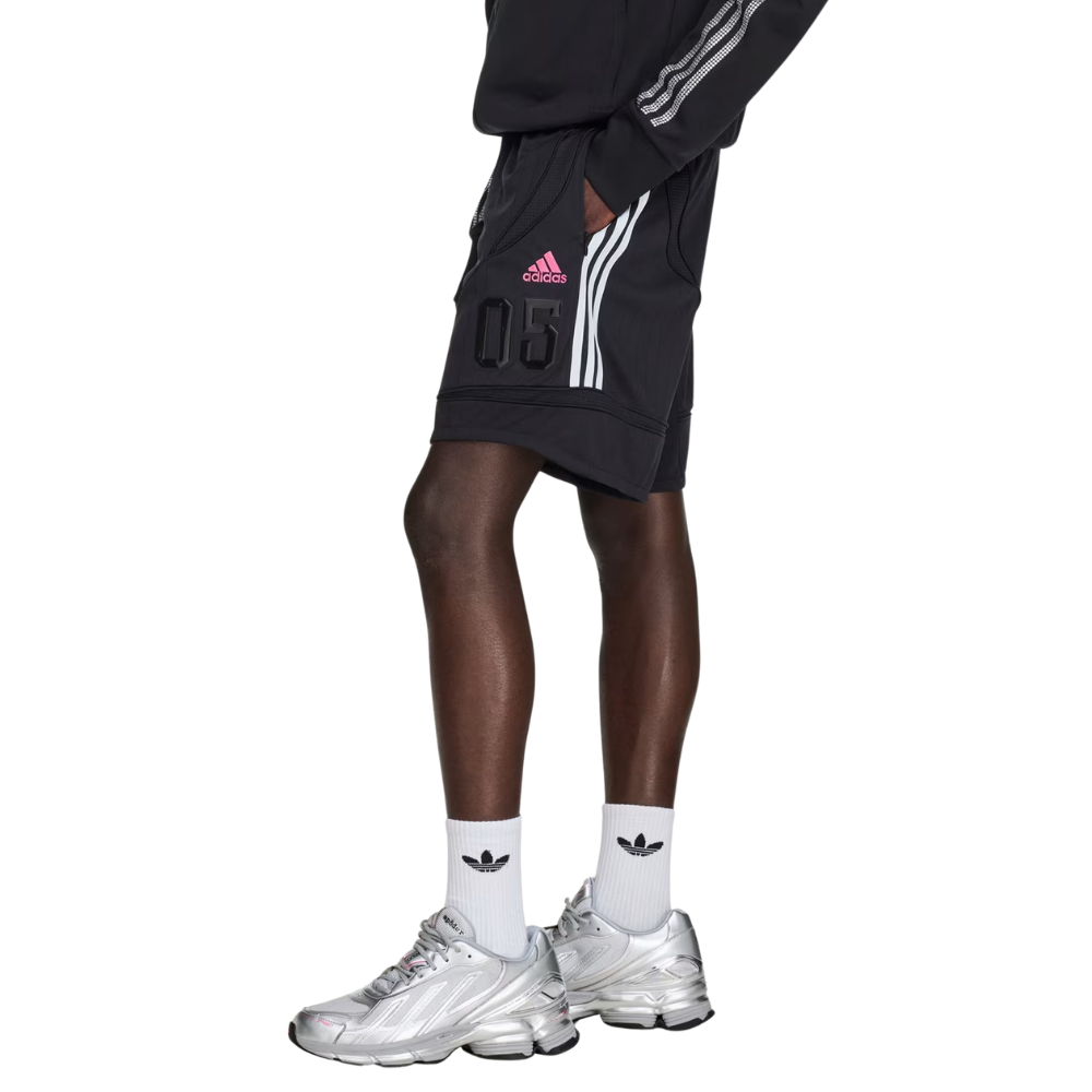 Sp5der football short black