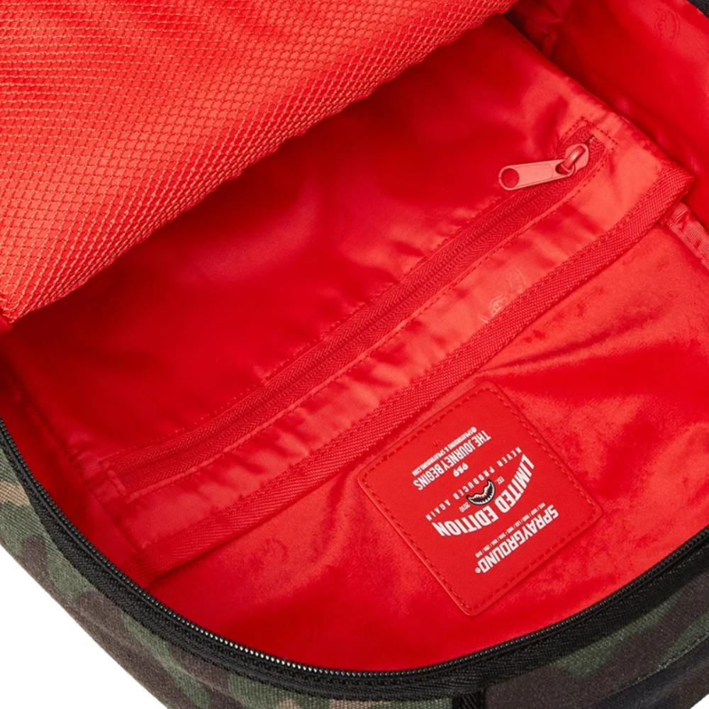 SHARK CENTRAL CAMO DLXS BACKPACK